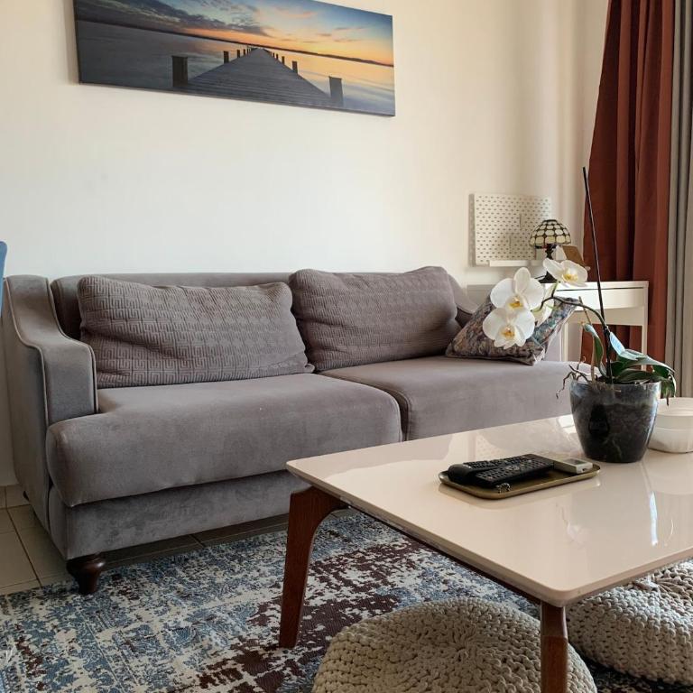 Becici Sunset with a pool - Three-Bedroom Apartment - 35