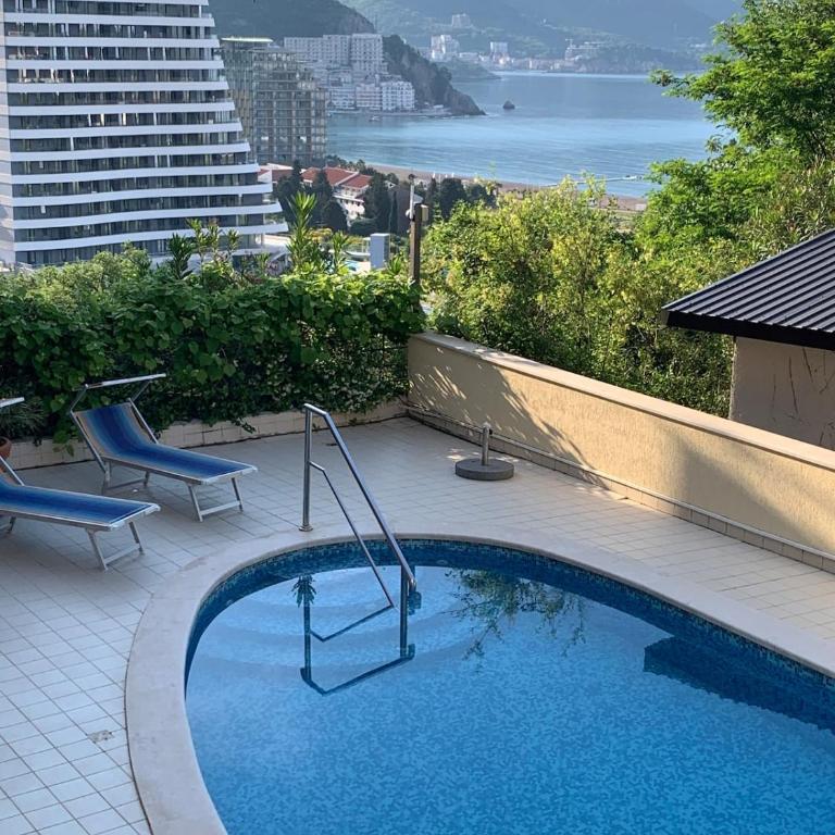 Becici Sunset with a pool - Three-Bedroom Apartment - 37