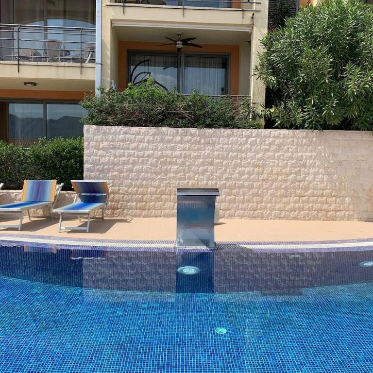 Becici Sunset with a pool - Three-Bedroom Apartment - 60
