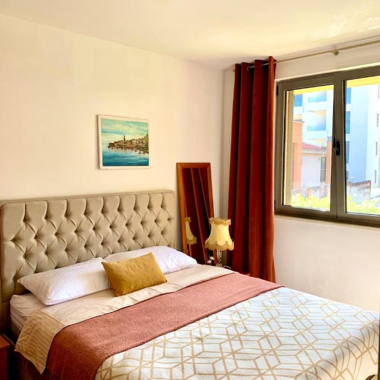 Becici Sunset with a pool - Three-Bedroom Apartment - 67