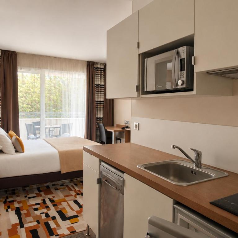 Forme-hotel & Spa Montpellier Sud-Est - Parc Expositions - Arena - Suite Familiale 2 Chambres avec Terrasse et Cuisine (2 Adultes + 2 Enfants) - 2
