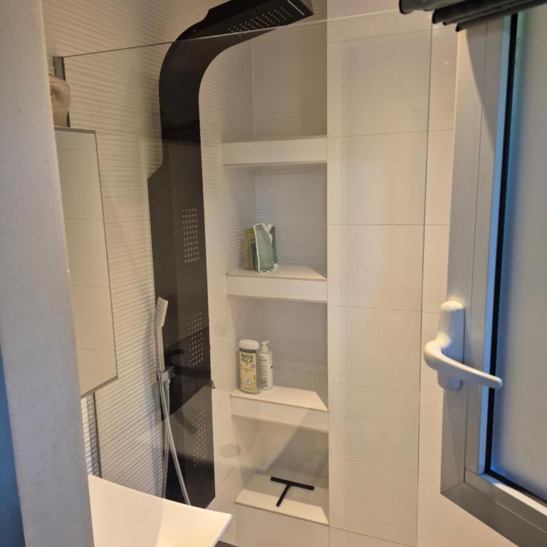 Vue mer rez-de-jardin piscine - Apartment mit 2 Schlafzimmern - 23