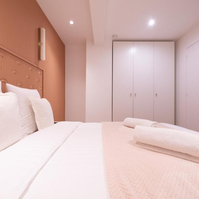 Modern Apartment in Paris with AC - Apartment - 13