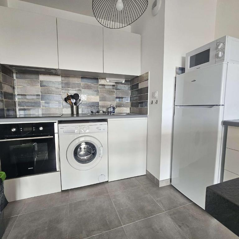 Appartement T2 avec balcon, parking privé, wifi - Balaruc-les-Bains - FR-1-553-204 - Apartamento - 6