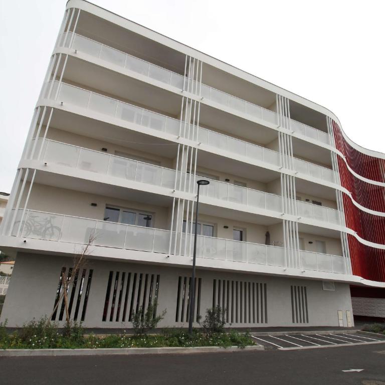 Appartement T2 avec balcon, parking privé, wifi - Balaruc-les-Bains - FR-1-553-204 - Apartamento - 12