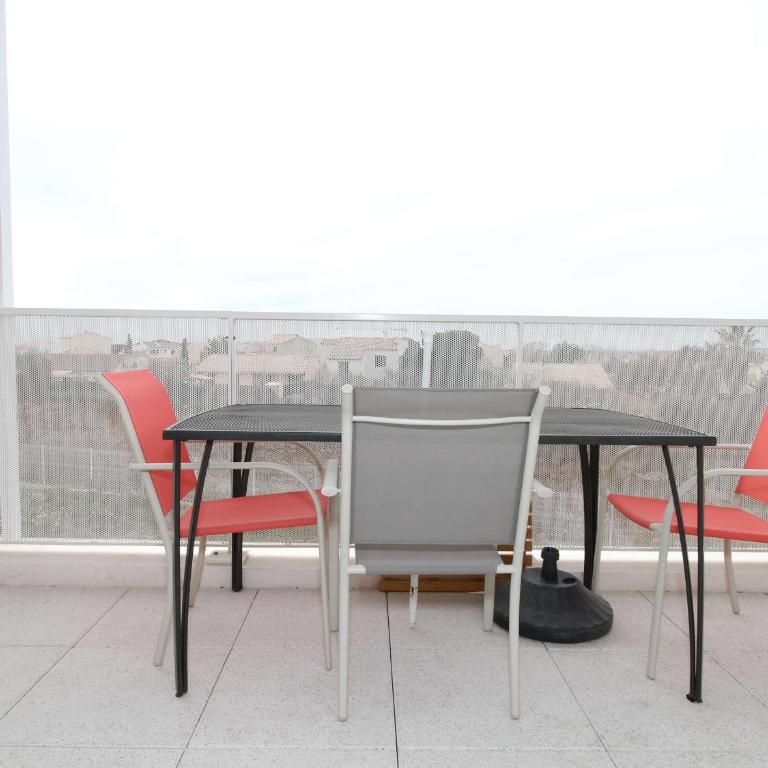 Appartement T2 avec balcon, parking privé, wifi - Balaruc-les-Bains - FR-1-553-204 - Apartamento - 13
