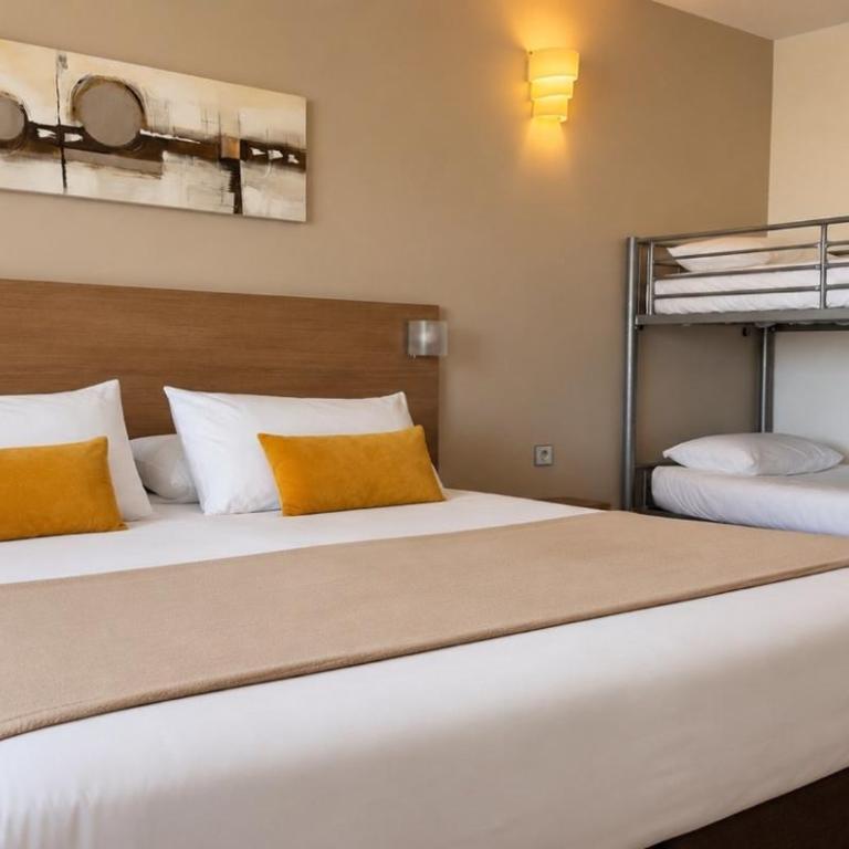 Forme-hotel & Spa Montpellier Sud-Est - Parc Expositions - Arena - Chambre Familiale avec Terrasse (2 Adultes + 2 Enfants) - 1