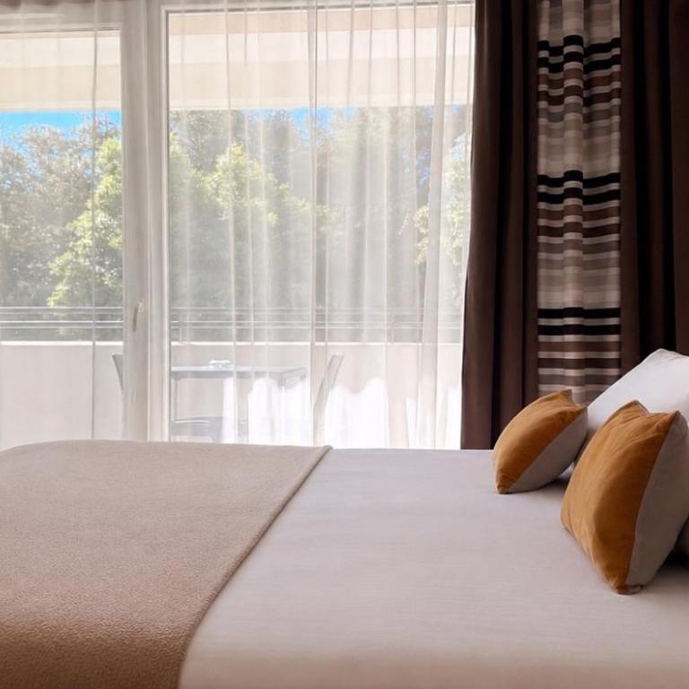 Forme-hotel & Spa Montpellier Sud-Est - Parc Expositions - Arena - Chambre Double Supérieure avec Terrasse et Cuisine - 2