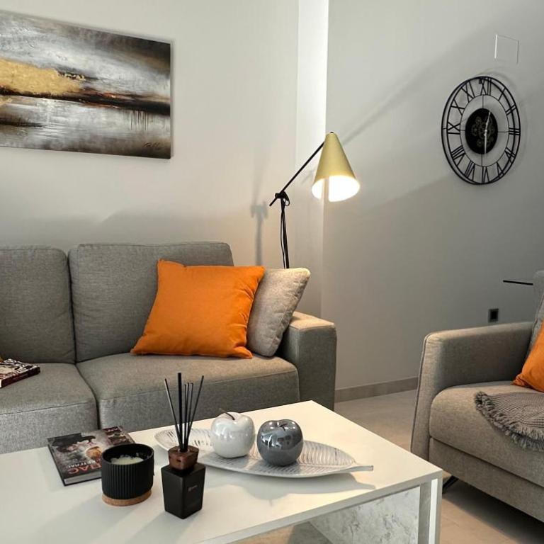 Sunset Waves Breeze - Two-Bedroom Apartment with Sea View - 13