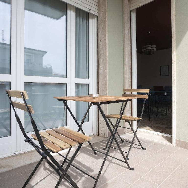 Desenzano Walk to Center and Station - Three-Bedroom Apartment - 19