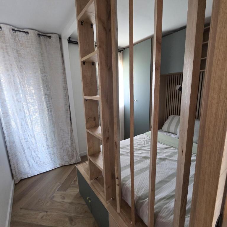 Cap Esterel Appart T2 Vue Mer Climatisé 4-5 personnes - Proche Plage et Commerces avec jardin, Parking gratuit, WiFi, 5 acces piscine - - Appartement 2 Chambres - Vue sur Mer - 9