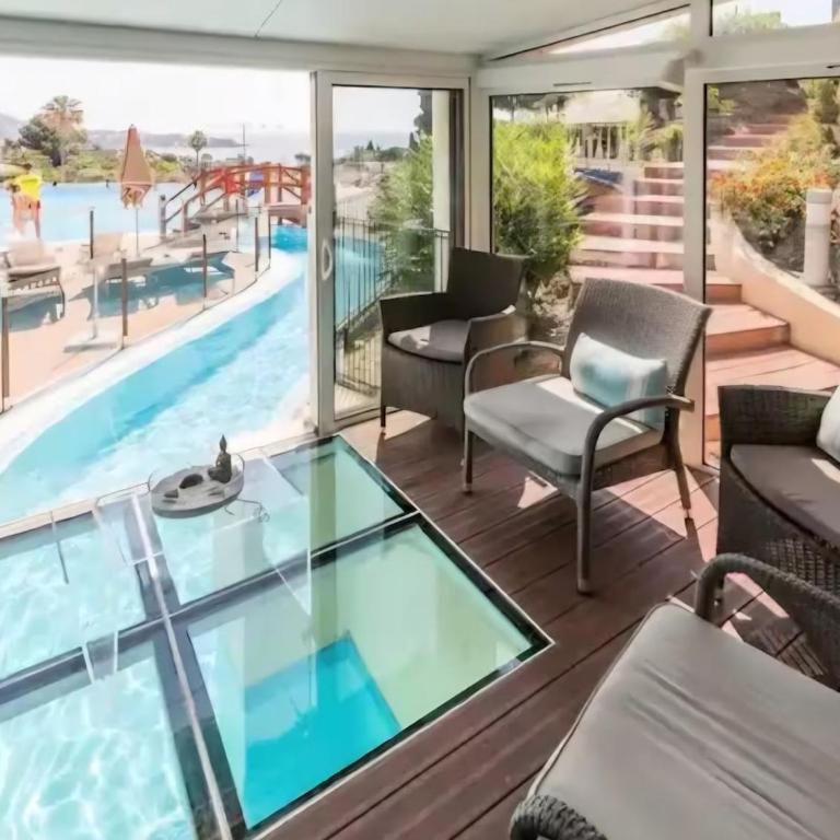 Cap Esterel Appart T2 Vue Mer Climatisé 4-5 personnes - Proche Plage et Commerces avec jardin, Parking gratuit, WiFi, 5 acces piscine - - Appartement 2 Chambres - Vue sur Mer - 20