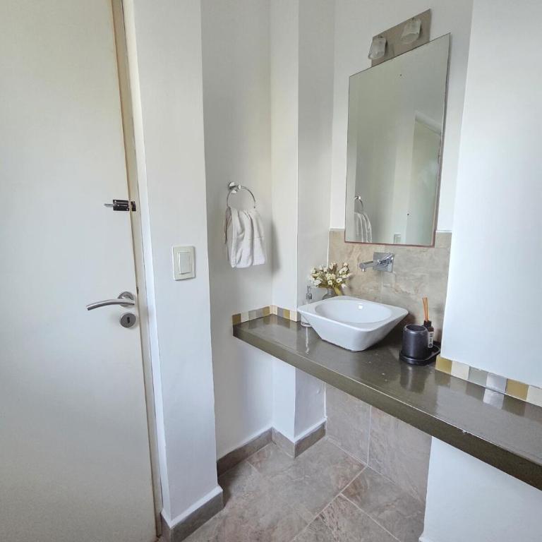 Casa con pileta y parque en barrio cerrado - Casa Vacacional de 3 dormitorios - 11