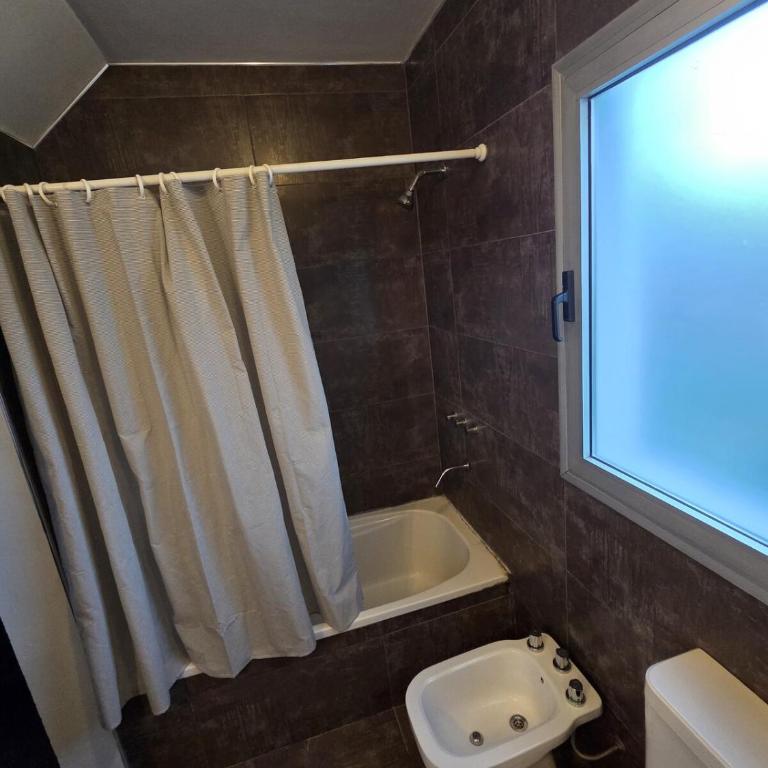 Casa con pileta y parque en barrio cerrado - Casa Vacacional de 3 dormitorios - 14