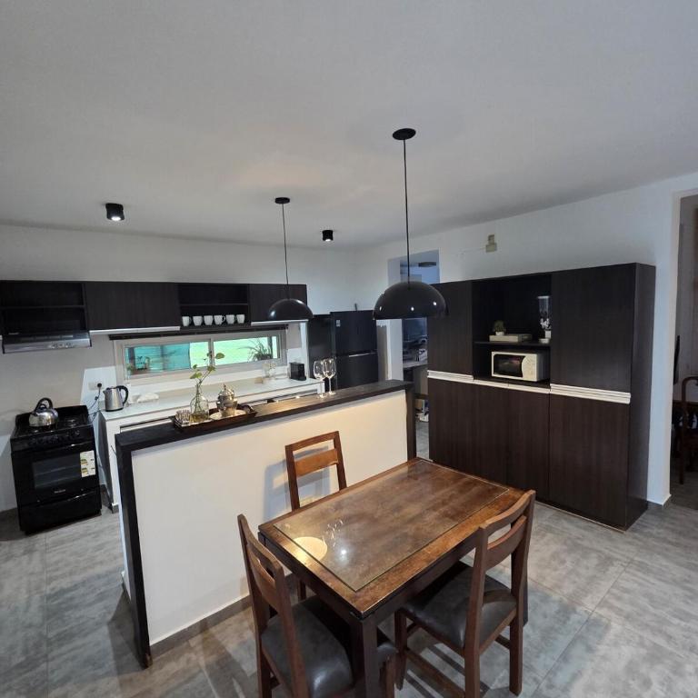 Casa con pileta y parque en barrio cerrado - Casa Vacacional de 3 dormitorios - 16