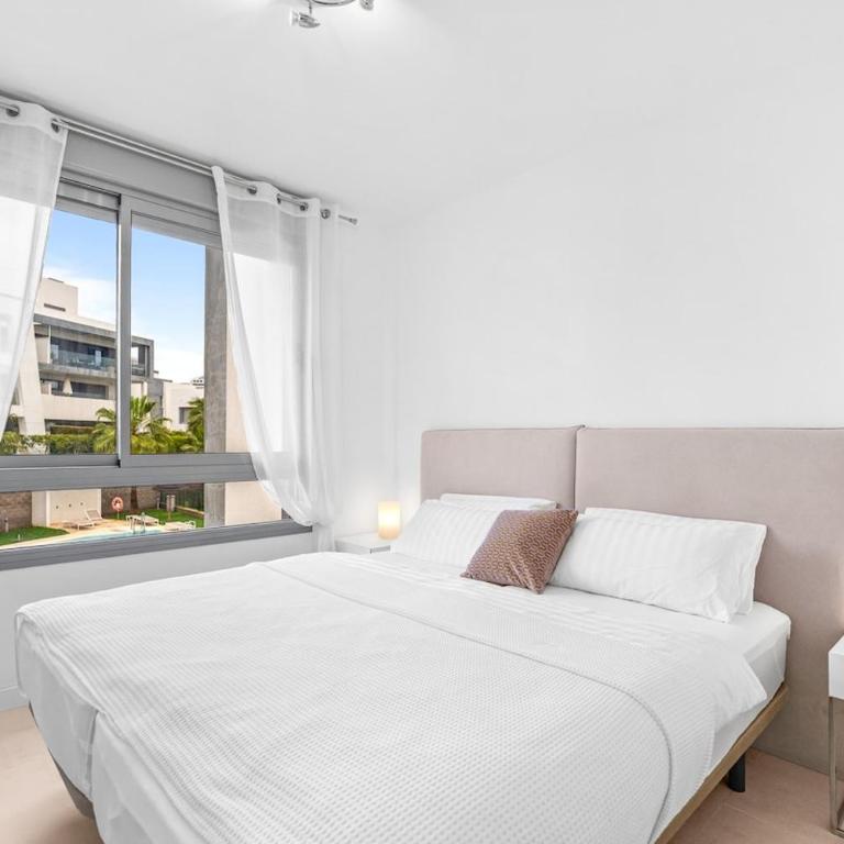 Spacious Garden Apartment With Balcony by Caseo - Apartamento Deluxe de 4 dormitorios - 19