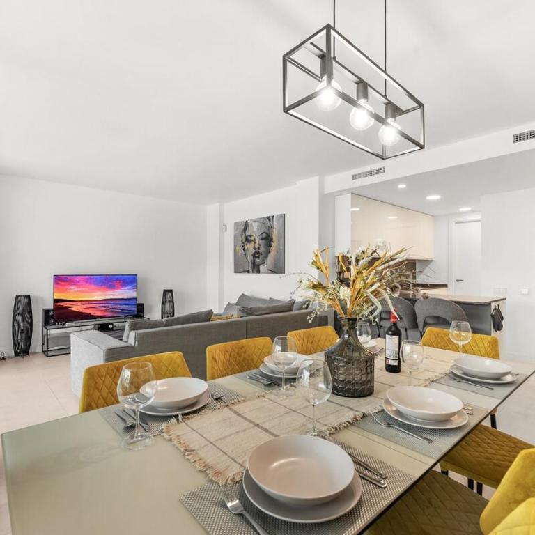 Spacious Garden Apartment With Balcony by Caseo - Apartamento Deluxe de 4 dormitorios - 12