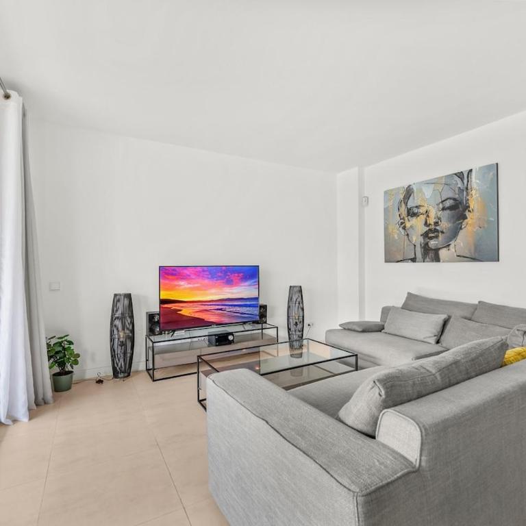 Spacious Garden Apartment With Balcony by Caseo - Apartamento Deluxe de 4 dormitorios - 3