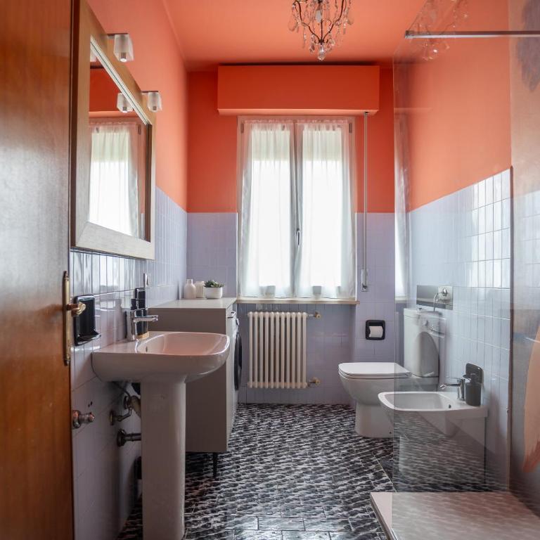 Desenzano Walk to Center and Station - Three-Bedroom Apartment - 2
