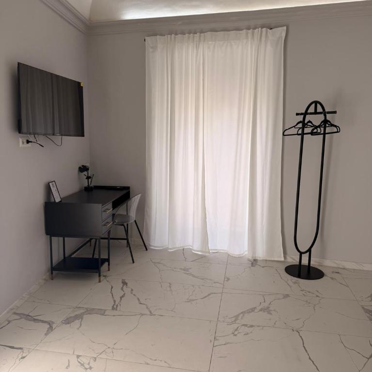 Vulcano Rooms 2 - Large Double Room - 26