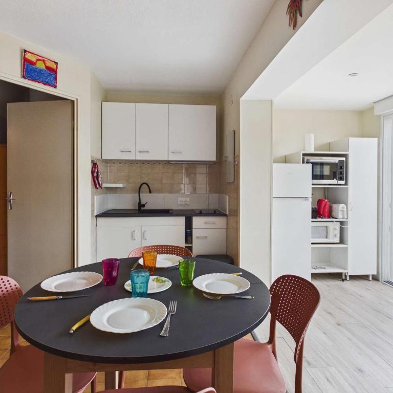 Studio pour 4, terrasse sud-est, parking privé - FR-1-326-591 - Studio - 2