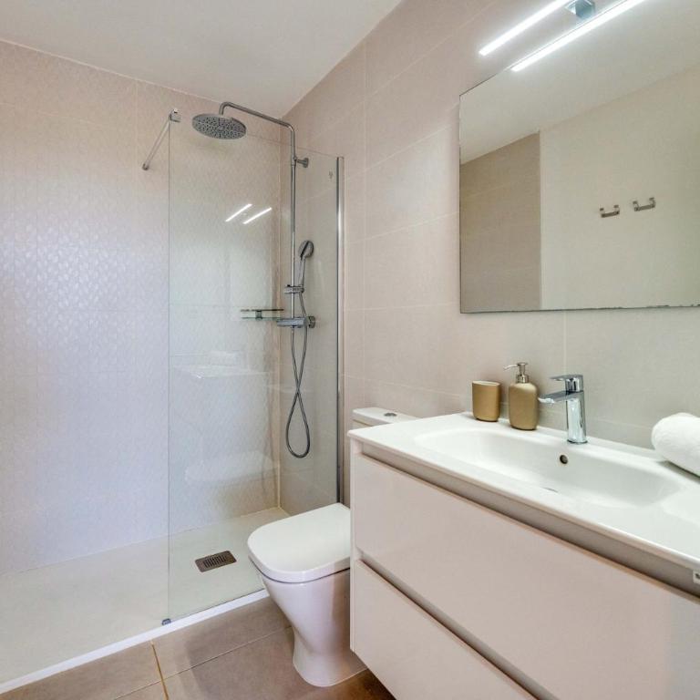 Bright Apartment with Private Terrace by Caseo - Apartamento - 14
