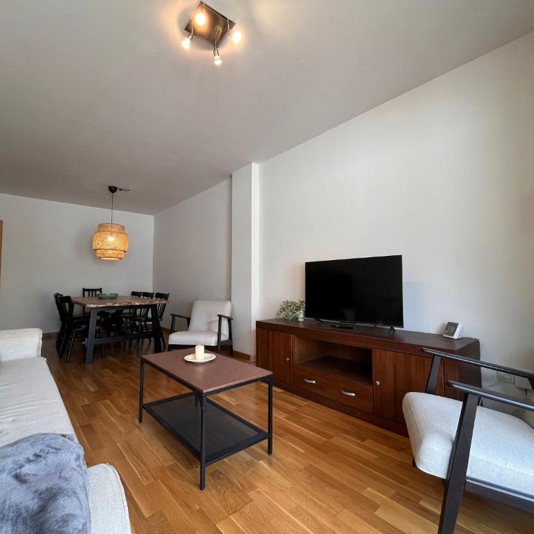 4-Bedroom Apartment with Private Garden in Tossa de Mar - Apartamento con 4 dormitorios - 6