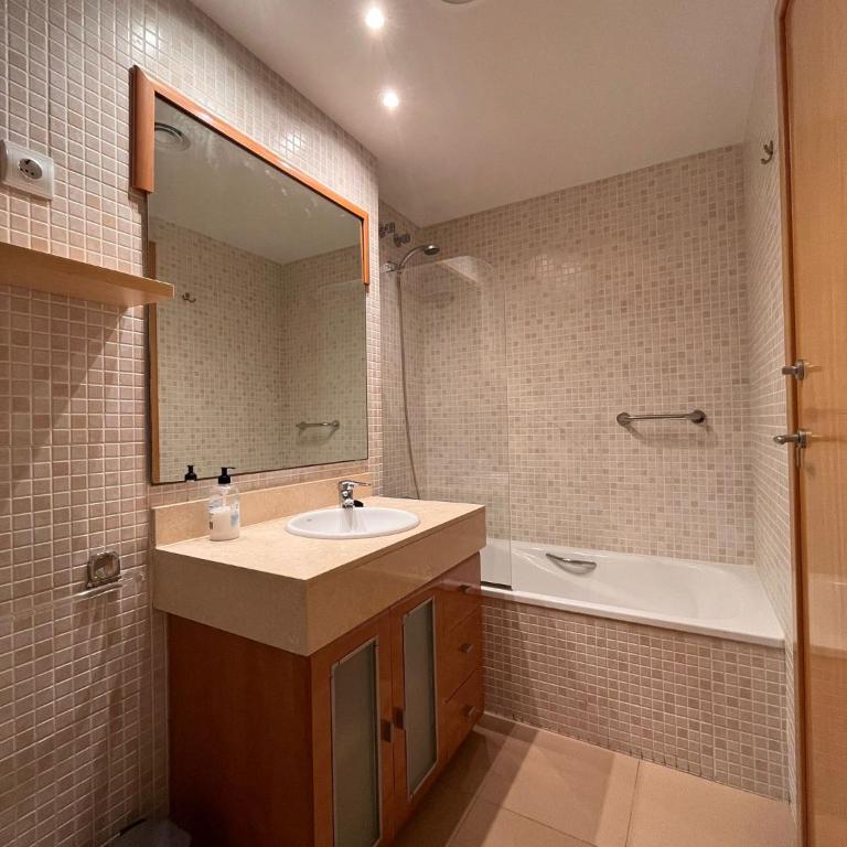 4-Bedroom Apartment with Private Garden in Tossa de Mar - Apartamento con 4 dormitorios - 10