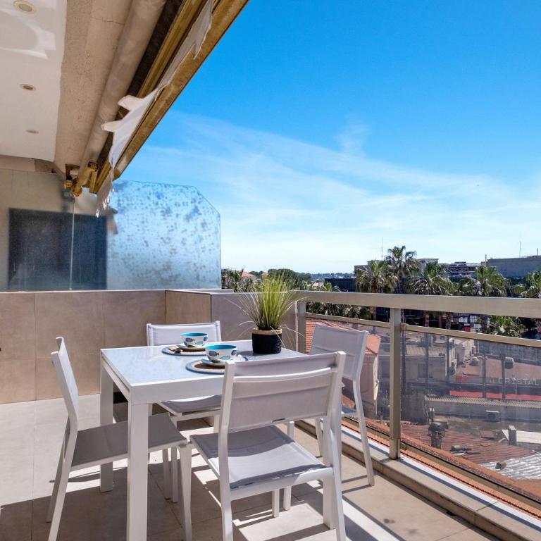 Juan les Pins Centre 2P La Dryade - Superior One-Bedroom Apartment with Balcony - 17
