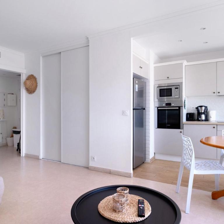 Juan les Pins Centre 2P La Dryade - Superior One-Bedroom Apartment with Balcony - 15