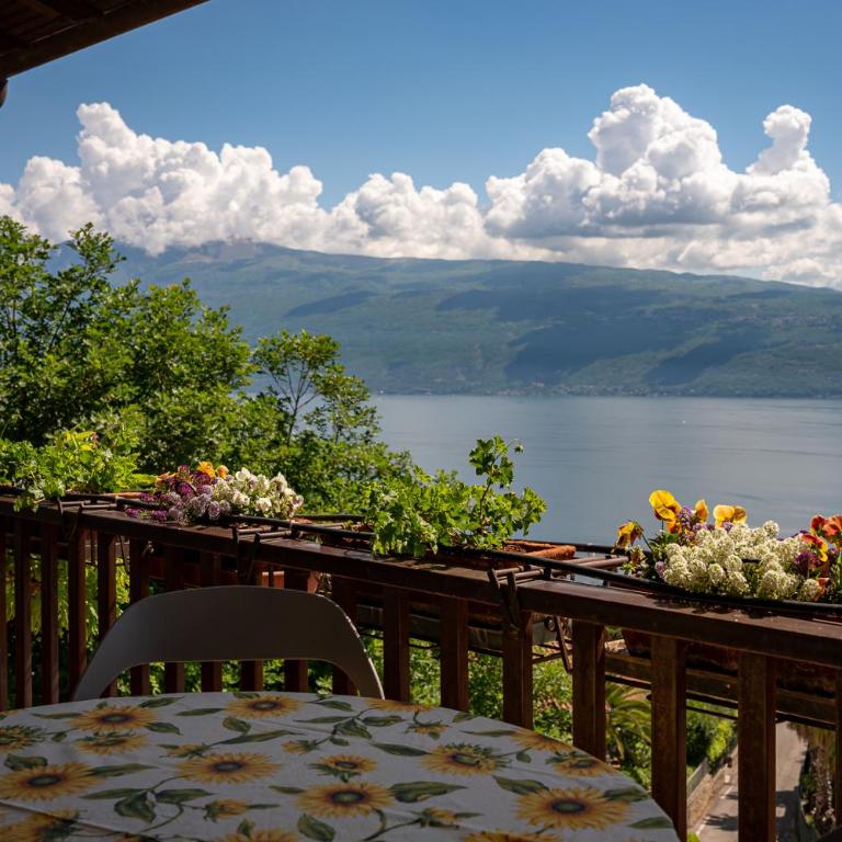 VILLA la QUERCIA LAKE VIEW - Three-Bedroom Villa - 3