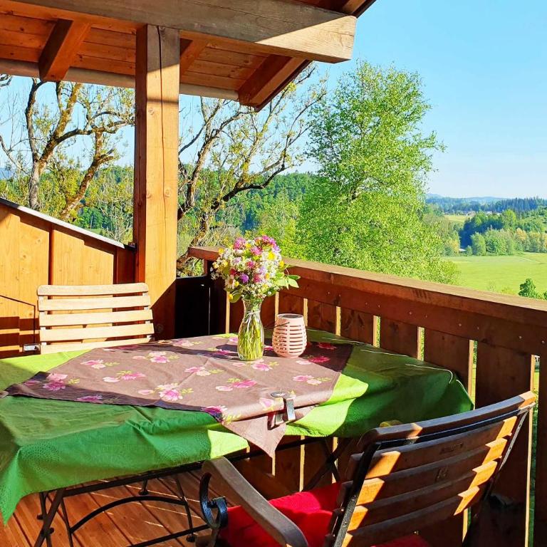 Landhaus Jörg - Giebelwohnung Gipfelstürmer mit Balkon, naturnahe Lage, Hunde willkommen - Two-Bedroom Apartment - 6
