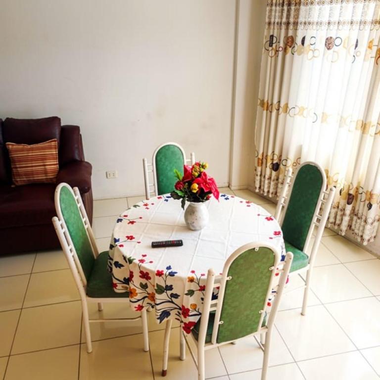 Comodo Apartamento con Estacionamiento - Two-Bedroom Apartment - 3