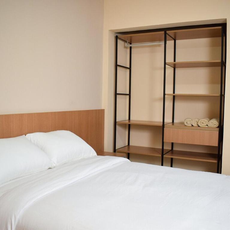 Modern Apartment with Balcony - Shopping in Downtown CDE - Two-Bedroom Apartment - 4