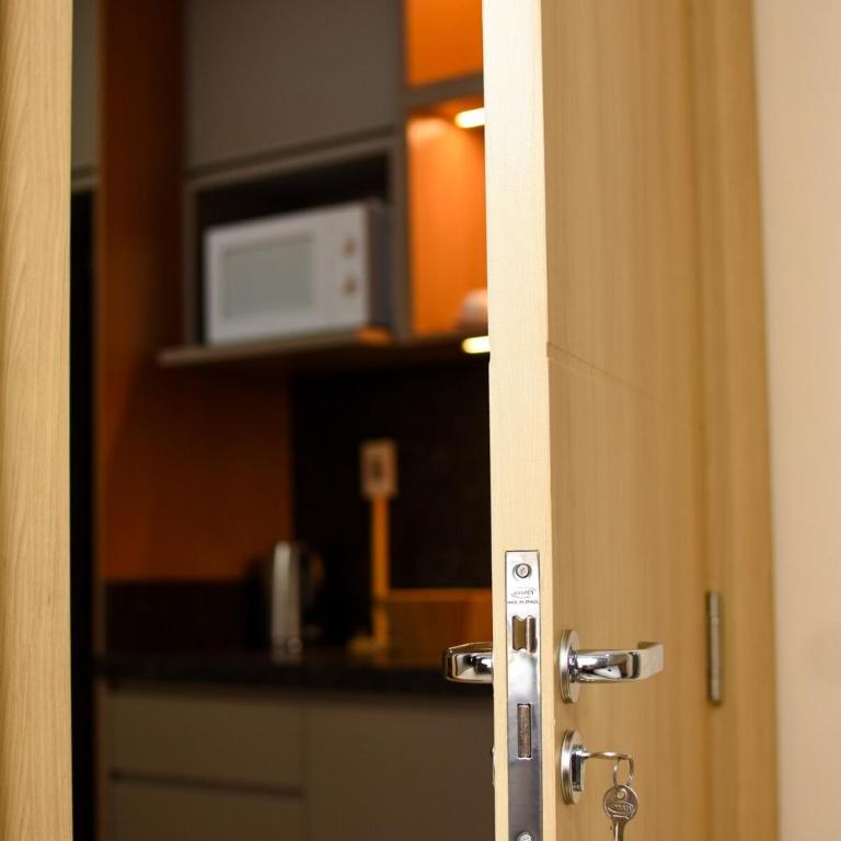 Modern Apartment with Balcony - Shopping in Downtown CDE - Two-Bedroom Apartment - 9