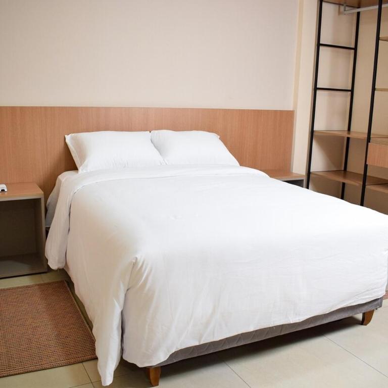 Modern Apartment with Balcony - Shopping in Downtown CDE - Two-Bedroom Apartment - 18