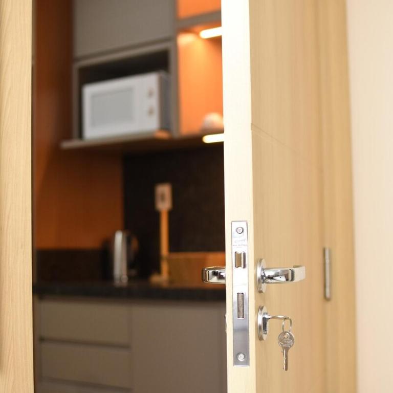 Modern Apartment with Balcony - Shopping in Downtown CDE - Two-Bedroom Apartment - 34