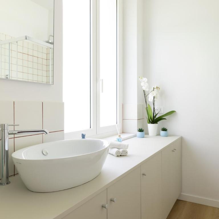 Stylish 2BR 2BA Newly Renovated Apartment-LorenzoILMagnifico - Appartamento con 2 Camere da Letto - 11