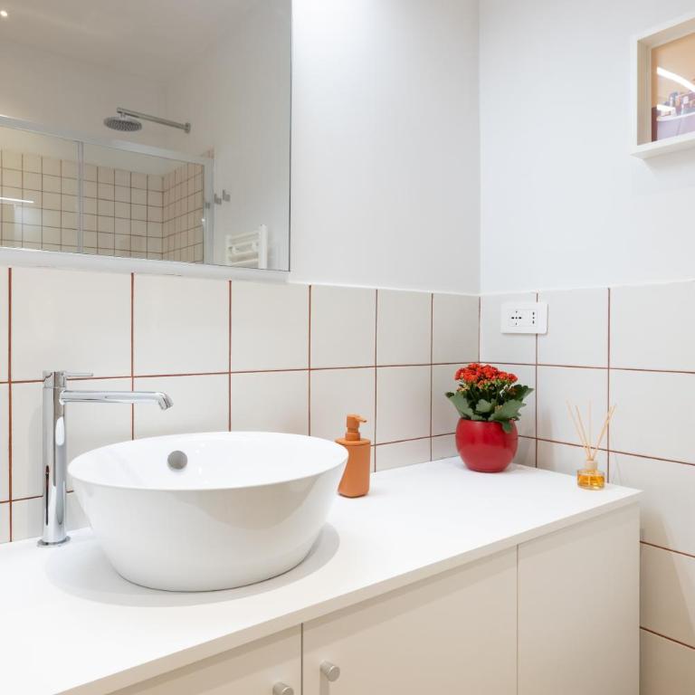 Stylish 2BR 2BA Newly Renovated Apartment-LorenzoILMagnifico - Appartamento con 2 Camere da Letto - 33