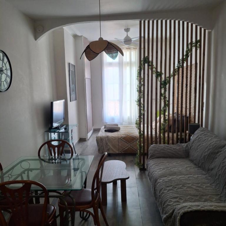 Au THÉÂTRE 10 MN DES PLAGES - Apartment mit 1 Schlafzimmer - 2