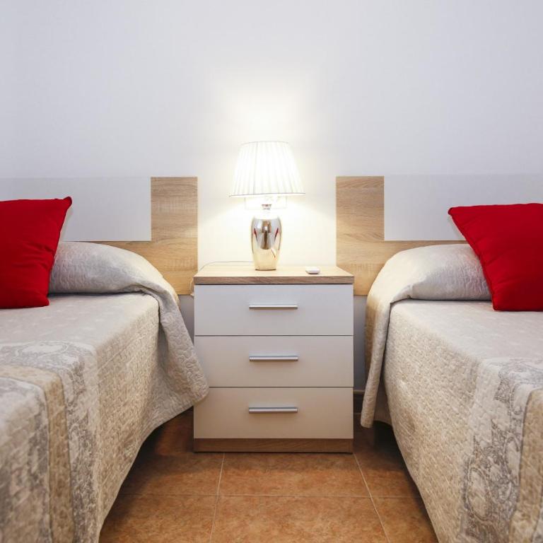 Los Juncos HomeStay by Turismar - Apartment with Balcony - 15