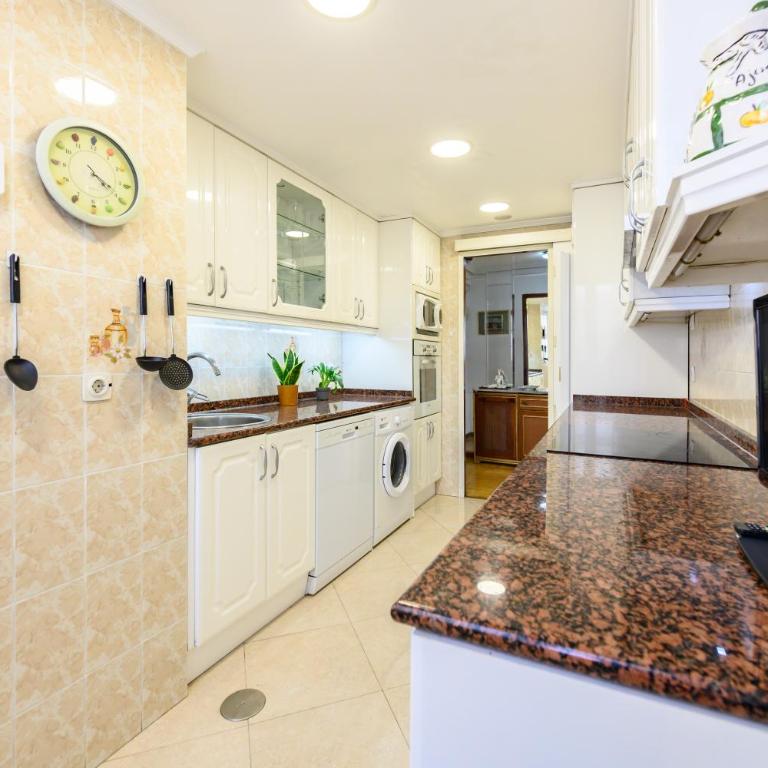 SVI166B - Amplio y luminoso piso de 3 dormitorios y 2 baños en Madrid - Alquiler temporal - Three-Bedroom Apartment - 15