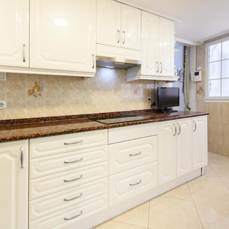 SVI166B - Amplio y luminoso piso de 3 dormitorios y 2 baños en Madrid - Alquiler temporal - Three-Bedroom Apartment - 14