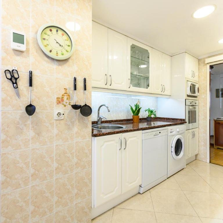SVI166B - Amplio y luminoso piso de 3 dormitorios y 2 baños en Madrid - Alquiler temporal - Three-Bedroom Apartment - 13