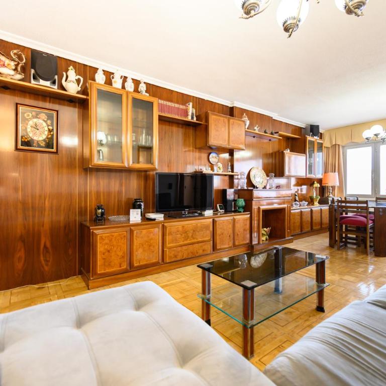 SVI166B - Amplio y luminoso piso de 3 dormitorios y 2 baños en Madrid - Alquiler temporal - Three-Bedroom Apartment - 29