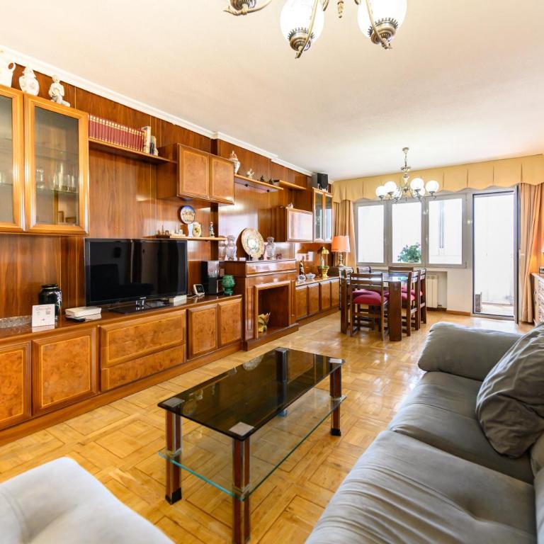 SVI166B - Amplio y luminoso piso de 3 dormitorios y 2 baños en Madrid - Alquiler temporal - Three-Bedroom Apartment - 24