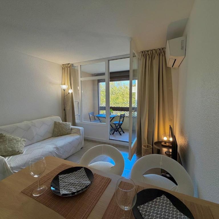 Studio cosy avec terrasse et piscine à Fréjus - Studio with Sofa Bed - 7