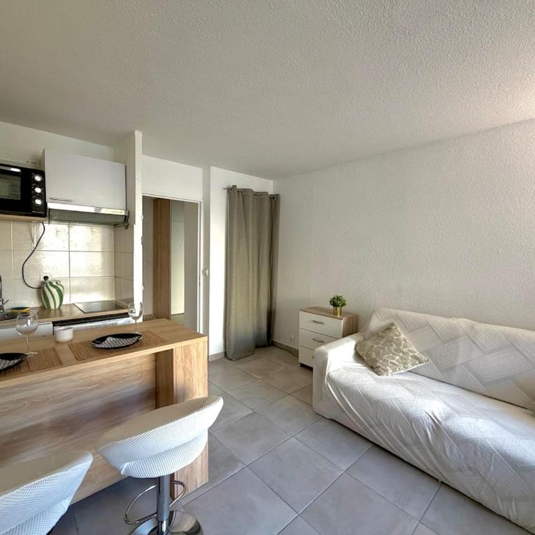 Studio cosy avec terrasse et piscine à Fréjus - Studio with Sofa Bed - 8