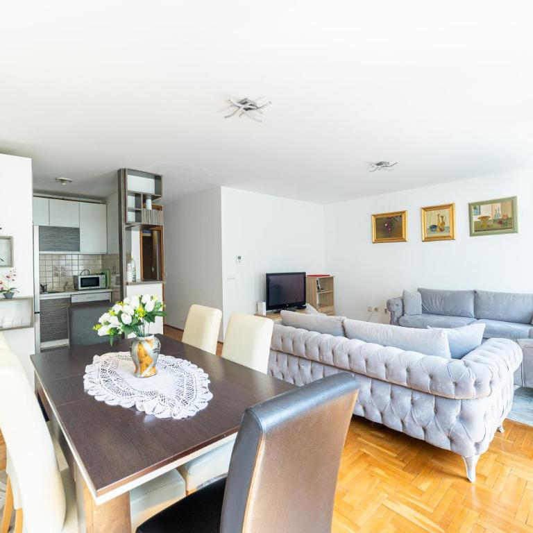 CityCenter Cekalusa Two bedroom Apartment with garden - Apartman sa 2 Spavaće Sobe - 14