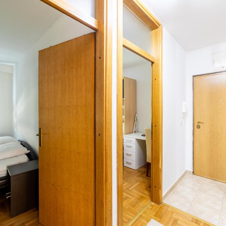 CityCenter Cekalusa Two bedroom Apartment with garden - Apartman sa 2 Spavaće Sobe - 15